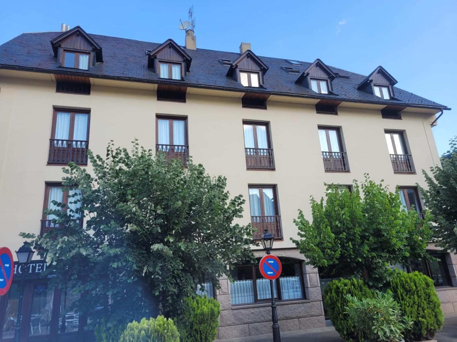 Hotel Ribaeta Vielha e Mijaran Buitenkant foto